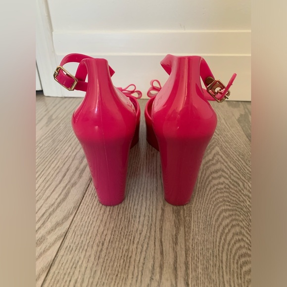 Call It Spring Pink Jelly Water Rubber Bow Wedge Size 37 - Picture 6 of 12